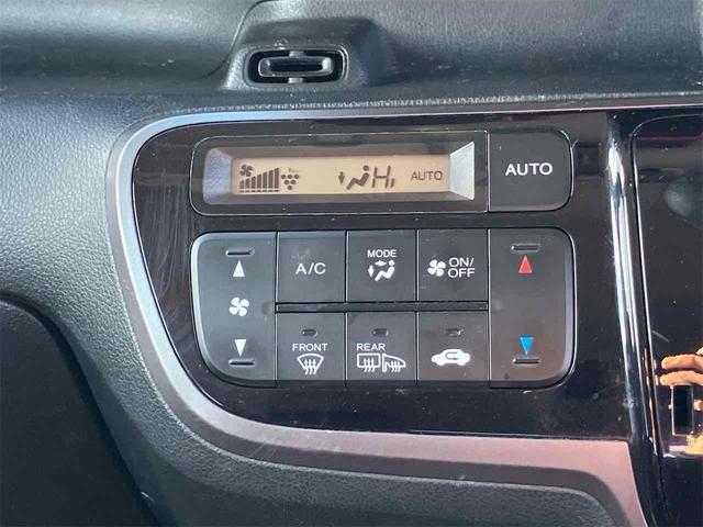 Ｎ－ＢＯＸカスタム Ｇ・Ａパッケージ　４ＷＤ　両側スライド・片側電動　ナビ　ＴＶ　衝突被害軽減システム　ＨＩＤ　スマートキー　アイドリングストップ　ベンチシート　ＣＶＴ　盗難防止システム　ＡＢＳ　ＥＳＣ　アルミホイール　エアコン（19枚目）