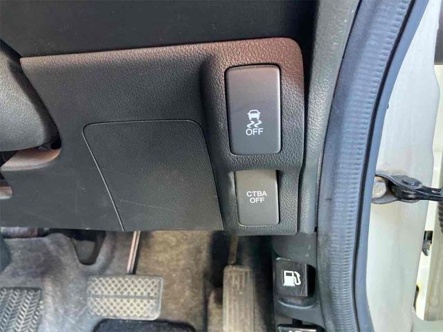 Ｎ－ＢＯＸカスタム Ｇ・Ａパッケージ　４ＷＤ　両側スライド・片側電動　ナビ　ＴＶ　衝突被害軽減システム　ＨＩＤ　スマートキー　アイドリングストップ　ベンチシート　ＣＶＴ　盗難防止システム　ＡＢＳ　ＥＳＣ　アルミホイール　エアコン（22枚目）