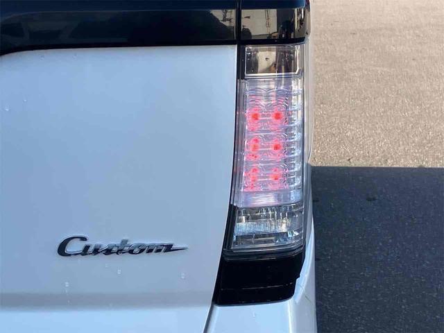 Ｎ－ＢＯＸカスタム Ｇ・Ａパッケージ　４ＷＤ　両側スライド・片側電動　ナビ　ＴＶ　衝突被害軽減システム　ＨＩＤ　スマートキー　アイドリングストップ　ベンチシート　ＣＶＴ　盗難防止システム　ＡＢＳ　ＥＳＣ　アルミホイール　エアコン（49枚目）