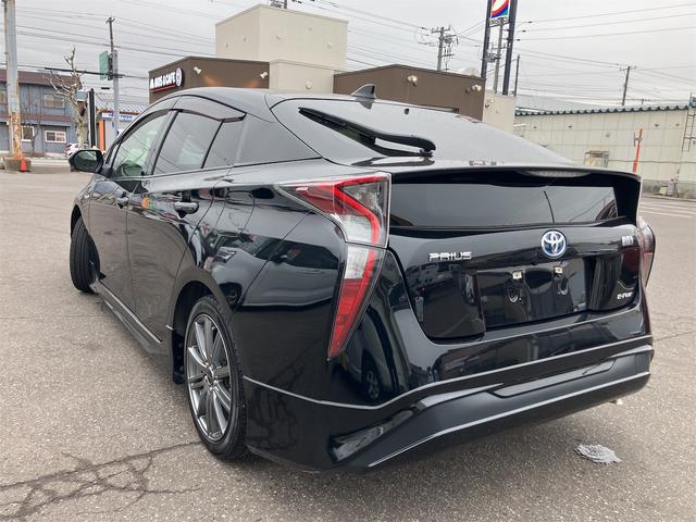 プリウス Ｓツーリングセレクション　４ＷＤ　ＥＴＣ　バックカメラ　ナビ　ＴＶ　アルミホイール　モデリスタエアロ　ＬＥＤヘッドランプ　ＣＶＴ　シートヒーター　スマートキー　盗難防止システム　　ＡＢＳ　ＥＳＣ　エアコン　パワーステアリング（7枚目）