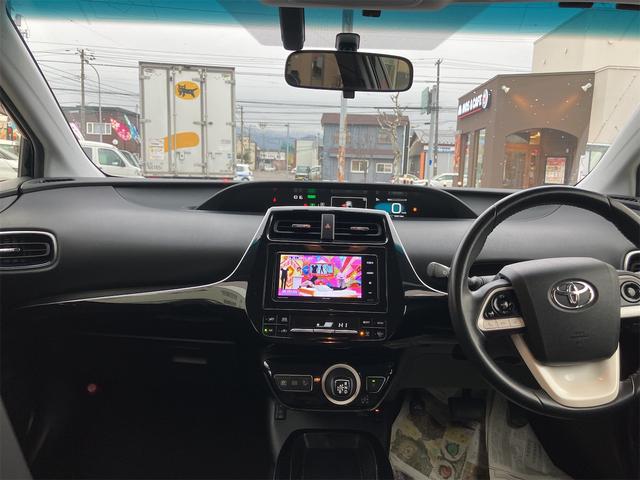 プリウス Ｓツーリングセレクション　４ＷＤ　ＥＴＣ　バックカメラ　ナビ　ＴＶ　アルミホイール　モデリスタエアロ　ＬＥＤヘッドランプ　ＣＶＴ　シートヒーター　スマートキー　盗難防止システム　　ＡＢＳ　ＥＳＣ　エアコン　パワーステアリング（15枚目）