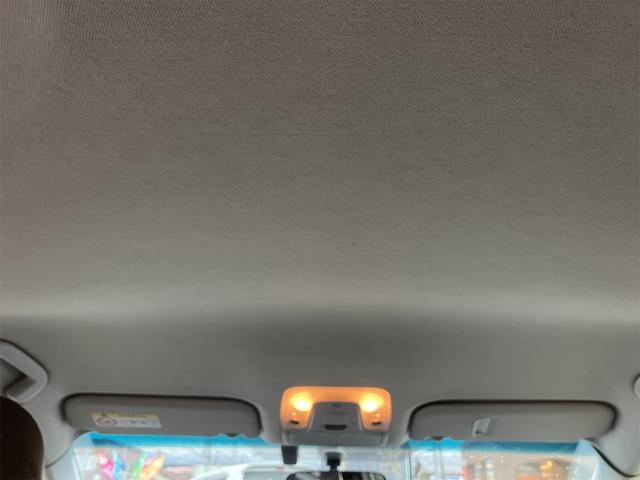 プリウス Ｓツーリングセレクション　４ＷＤ　ＥＴＣ　バックカメラ　ナビ　ＴＶ　アルミホイール　モデリスタエアロ　ＬＥＤヘッドランプ　ＣＶＴ　シートヒーター　スマートキー　盗難防止システム　　ＡＢＳ　ＥＳＣ　エアコン　パワーステアリング（19枚目）