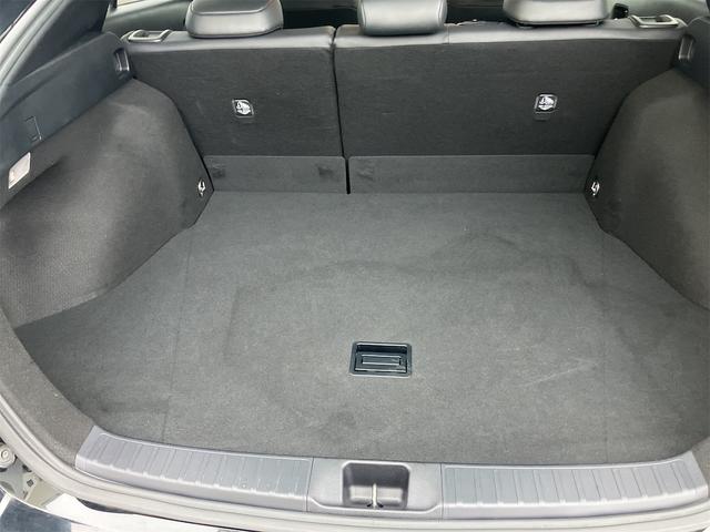 プリウス Ｓツーリングセレクション　４ＷＤ　ＥＴＣ　バックカメラ　ナビ　ＴＶ　アルミホイール　モデリスタエアロ　ＬＥＤヘッドランプ　ＣＶＴ　シートヒーター　スマートキー　盗難防止システム　　ＡＢＳ　ＥＳＣ　エアコン　パワーステアリング（20枚目）