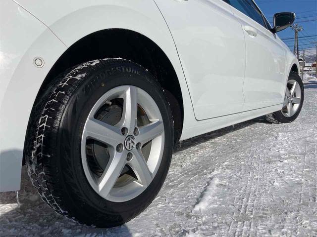 ポロ ＴＳＩコンフォートライン　コンフォートライン　バックカメラ　ナビ　ＴＶ　クリアランスソナー　オートクルーズコントロール　パークアシスト　衝突被害軽減システム　アルミホイール　オートライト　キーレスエントリー（4枚目）