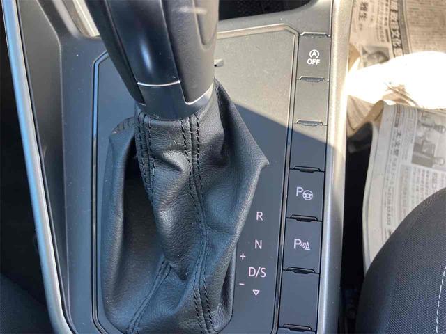 ポロ ＴＳＩコンフォートライン　コンフォートライン　バックカメラ　ナビ　ＴＶ　クリアランスソナー　オートクルーズコントロール　パークアシスト　衝突被害軽減システム　アルミホイール　オートライト　キーレスエントリー（52枚目）