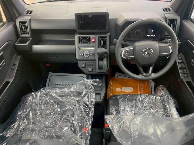 タフト X 4WD ガラスルーフ プッシュスタート オートライト 電動パーキングブレーキ ホールドスイッチ LEDヘッドライト バックカメラ スマートアシスト(11枚目)