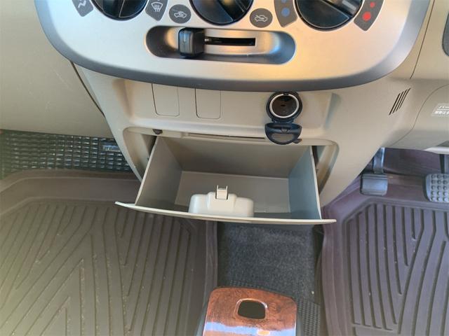 タント Ｌ　４ＷＤ　スライドドア　ナビ　キーレスエントリー　電動格納ミラー　ベンチシート　ＡＴ　盗難防止システム　ＣＤ　衝突安全ボディ　エアコン　パワーステアリング　パワーウィンドウ（5枚目）