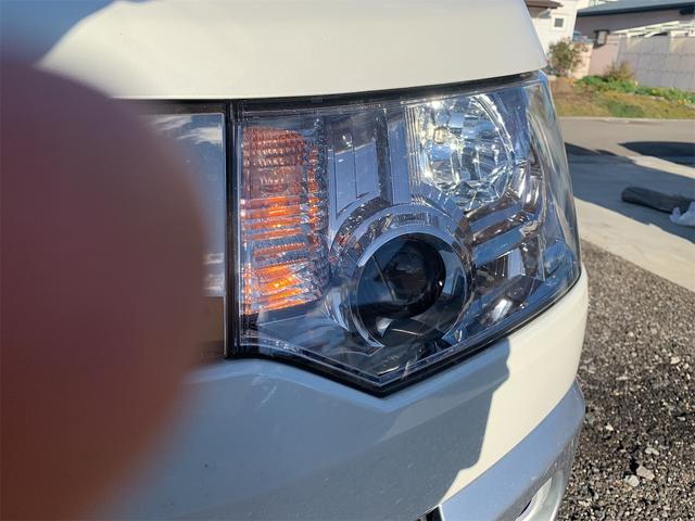 デリカＤ：５ シャモニー　４ＷＤ　ＥＴＣ　全周囲カメラ　ナビ　オートクルーズコントロール　両側電動スライドドア　オートライト　ＨＩＤ　スマートキー　電動格納ミラー　シートヒーター　フルフラット　パワーシート　ＣＶＴパドルシフト（22枚目）