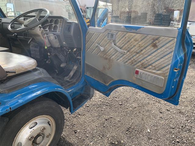 タイタントラック ダンプ　ＭＴ　後輪ダブル（9枚目）