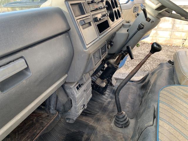 タイタントラック ダンプ　ＭＴ　後輪ダブル（18枚目）