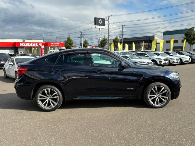 Ｘ６ ｘＤｒｉｖｅ　３５ｉ　Ｍスポーツ　３０００ガソリンターボ　４ＷＤ　エクスクルーシブナッパレザーシート　前後４席シートヒーター　レザーフィニッシュダッシュボード　純正２０アルミ　ナビバックカメラ　パワーバックドア　スマートキースペア（7枚目）