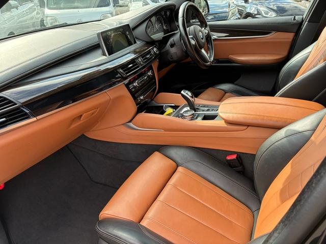 Ｘ６ ｘＤｒｉｖｅ　３５ｉ　Ｍスポーツ　３０００ガソリンターボ　４ＷＤ　エクスクルーシブナッパレザーシート　前後４席シートヒーター　レザーフィニッシュダッシュボード　純正２０アルミ　ナビバックカメラ　パワーバックドア　スマートキースペア（17枚目）