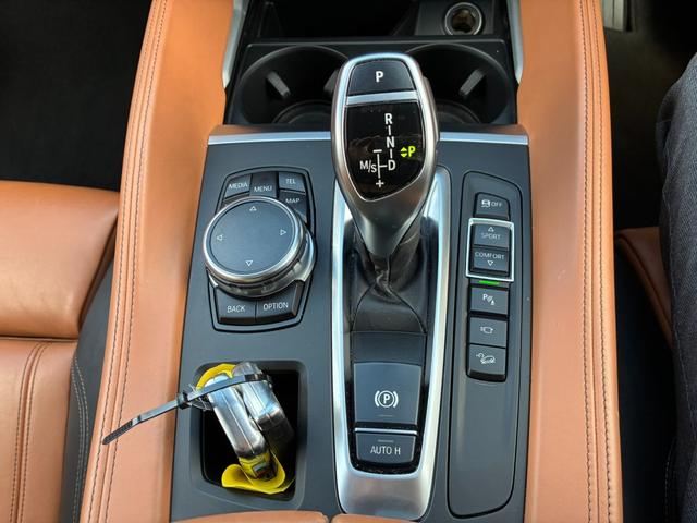 Ｘ６ ｘＤｒｉｖｅ　３５ｉ　Ｍスポーツ　３０００ガソリンターボ　４ＷＤ　エクスクルーシブナッパレザーシート　前後４席シートヒーター　レザーフィニッシュダッシュボード　純正２０アルミ　ナビバックカメラ　パワーバックドア　スマートキースペア（31枚目）