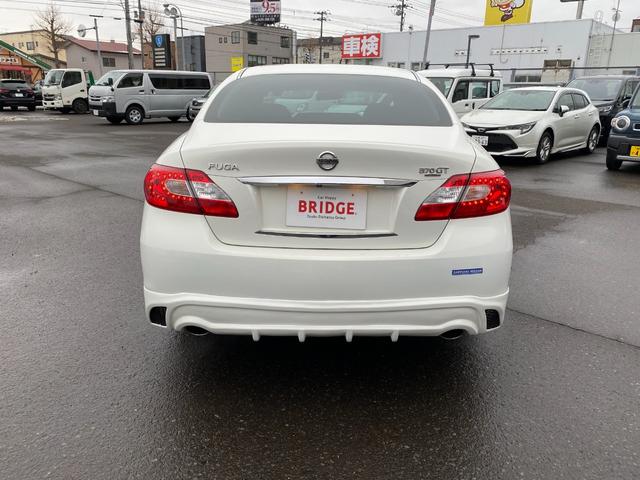 フーガ ３７０ＧＴ　ＦＯＵＲ　４ＷＤ／社外スポイラー／社外２０インチアルミホイール／ハーフレザーシート／ローダウン／純正ナビゲーション／バックモニター／ＥＴＣ／パワーオットマン／（8枚目）