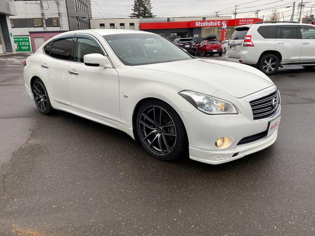 フーガ ３７０ＧＴ　ＦＯＵＲ　４ＷＤ／社外スポイラー／社外２０インチアルミホイール／ハーフレザーシート／ローダウン／純正ナビゲーション／バックモニター／ＥＴＣ／パワーオットマン／（11枚目）