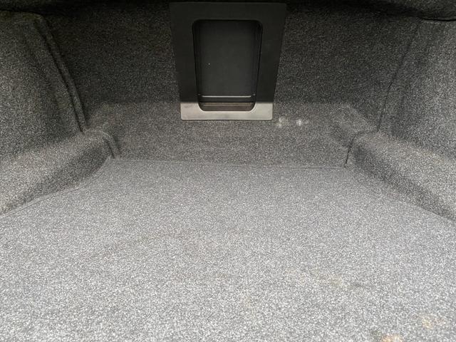 フーガ ３７０ＧＴ　ＦＯＵＲ　４ＷＤ／社外スポイラー／社外２０インチアルミホイール／ハーフレザーシート／ローダウン／純正ナビゲーション／バックモニター／ＥＴＣ／パワーオットマン／（21枚目）