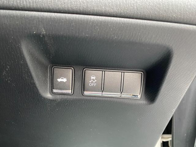 フーガ ３７０ＧＴ　ＦＯＵＲ　４ＷＤ／社外スポイラー／社外２０インチアルミホイール／ハーフレザーシート／ローダウン／純正ナビゲーション／バックモニター／ＥＴＣ／パワーオットマン／（32枚目）