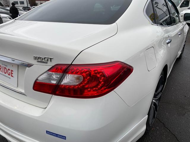 フーガ ３７０ＧＴ　ＦＯＵＲ　４ＷＤ／社外スポイラー／社外２０インチアルミホイール／ハーフレザーシート／ローダウン／純正ナビゲーション／バックモニター／ＥＴＣ／パワーオットマン／（38枚目）
