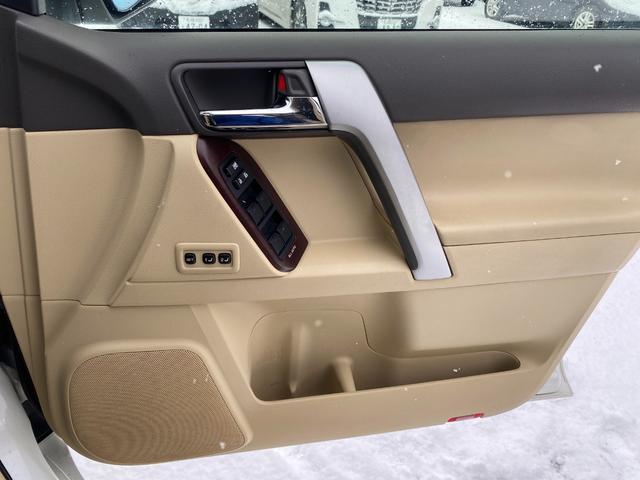 ランドクルーザープラド TZ-G 寒冷地仕様車/ディーゼルターボ/ベージュ革シート/シートヒーター/クールボックス/リアエアサスペンション/クルコン/ETC/ドラレコ/3列目電動格納/純正エンスタ/(39枚目)