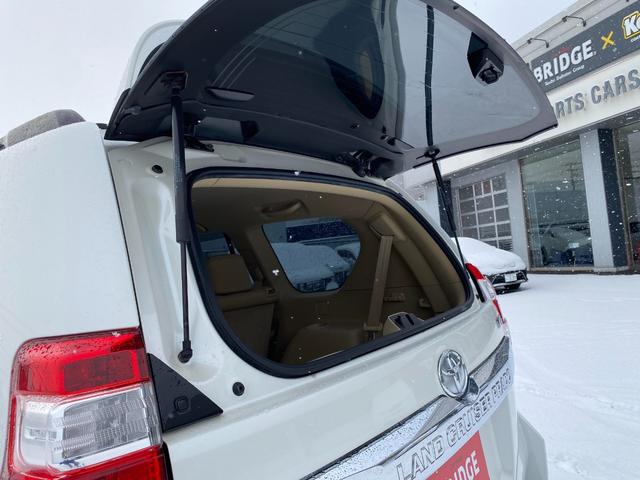 ランドクルーザープラド TZ-G 寒冷地仕様車/ディーゼルターボ/ベージュ革シート/シートヒーター/クールボックス/リアエアサスペンション/クルコン/ETC/ドラレコ/3列目電動格納/純正エンスタ/(47枚目)