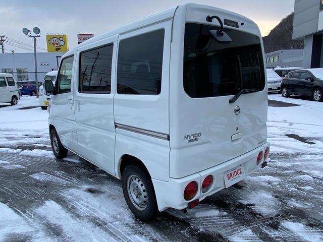 クリッパーバン 　車いす移動車　ＡＴ　４ＷＤ／車いす積載パワーリフト／電動ウインチ固定器具／４ＷＤ切替スイッチ／ヘッドライトレベライザー／パワーウインド／マニュアルエアコン（7枚目）