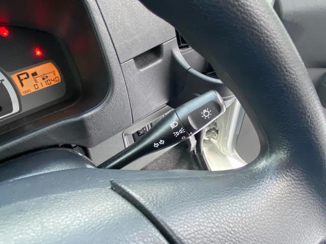 クリッパーバン 　車いす移動車　ＡＴ　４ＷＤ／車いす積載パワーリフト／電動ウインチ固定器具／４ＷＤ切替スイッチ／ヘッドライトレベライザー／パワーウインド／マニュアルエアコン（31枚目）