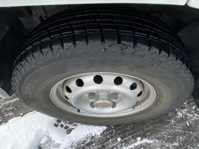 クリッパーバン 　車いす移動車　ＡＴ　４ＷＤ／車いす積載パワーリフト／電動ウインチ固定器具／４ＷＤ切替スイッチ／ヘッドライトレベライザー／パワーウインド／マニュアルエアコン（45枚目）