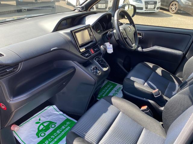 ヴォクシー ＺＳ　８人乗り　４ＷＤ／ワンオーナー車／寒冷地仕様／ナビゲーション／バックモニター／電動両側スライドドア／マニュアルモード付オートマ車／オートライト／フロントワイパーデアイサー（16枚目）