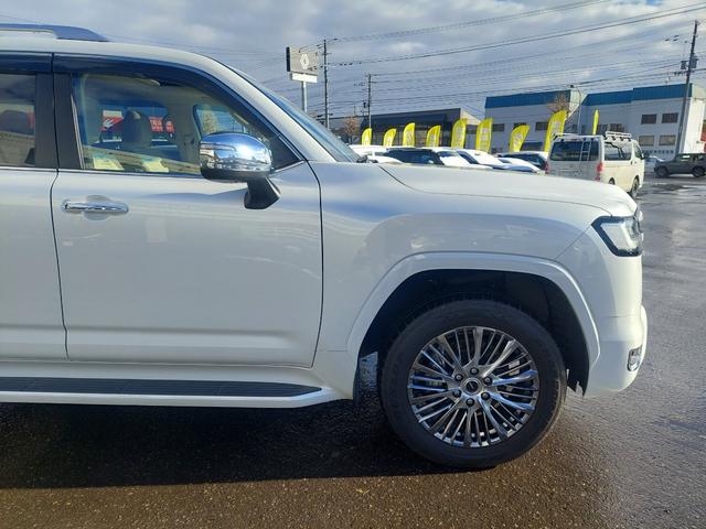 ランドクルーザー ZX 3300ccディーゼルターボ 12.3型JBLナビ全方位カメラ サンルーフ ルーフレール 純正ヒッチメンバー デフロック ETC ハンドルヒーター シートヒーター ベージュ内装(13枚目)