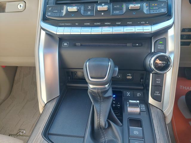 ランドクルーザー ZX 3300ccディーゼルターボ 12.3型JBLナビ全方位カメラ サンルーフ ルーフレール 純正ヒッチメンバー デフロック ETC ハンドルヒーター シートヒーター ベージュ内装(26枚目)