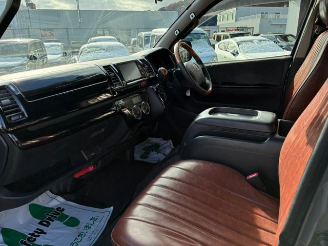 ハイエースバン ロングスーパーGL 4ナンバー貨物1年車検 色替全塗装 ベッドキット シートカバー ナビ バックカメラ リヤヒーター リヤクーラー(17枚目)