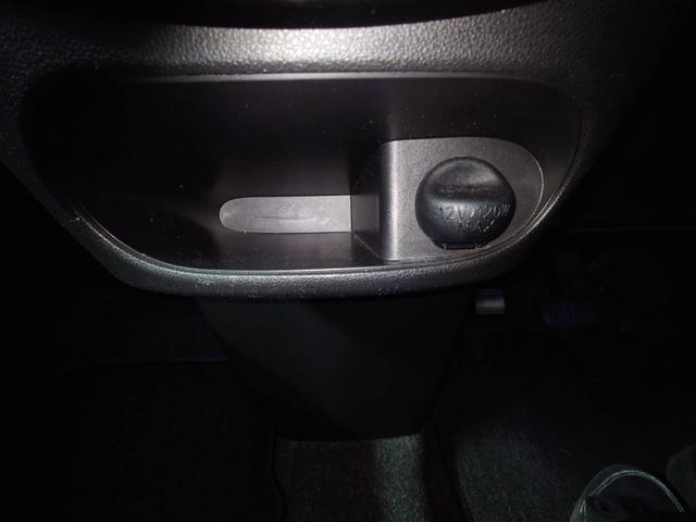 タント カスタムＲＳ　トップエディションＳＡＩＩ　純正８インチナビ　Ｂｌｕｅｔｏｏｔｈオーディオ　フルセグ　バックカメラ　両側電動スライドドア　寒冷地仕様　コネクテッドローン　プッシュスタート　ＬＥＤヘッドライト　スマートアシストＩＩ　エコアイドル（31枚目）