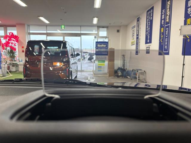 スペーシアカスタム ハイブリッドＸＳターボ　４ＷＤ　全方位ナビ　フルセグＴＶ　寒冷地仕様　両側電動スライドドア　ヘッドアップディスプレイ　デュアルブレーキサポートＩＩ（32枚目）