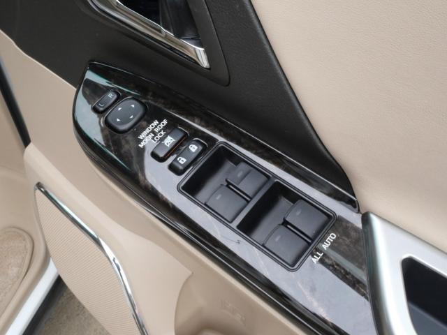 ヴェルファイア ３．５Ｖ　Ｌエディション　純正ナビＴＶ　後席フリップＤモニタ　パノラミックビューＭ　アドミレーション　寒冷地　２０インチアルミ　エグゼクティブ革パワーシート　サンルーフ　左右後自動ドア　ワイパー熱線　キセノン　ＡＣ１００Ｖ（25枚目）