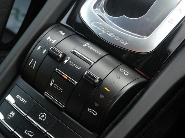 カイエン 純正ナビTVフルセグ Bカメラ パワーバックドア サンルーフ キセノン 本革シート シートヒーター クルーズコントロール サイドカメラ 純正21AW フロアーマット リヤスポ ETC アイドリングS(15枚目)