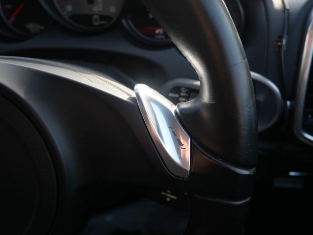 カイエン 純正ナビTVフルセグ Bカメラ パワーバックドア サンルーフ キセノン 本革シート シートヒーター クルーズコントロール サイドカメラ 純正21AW フロアーマット リヤスポ ETC アイドリングS(19枚目)