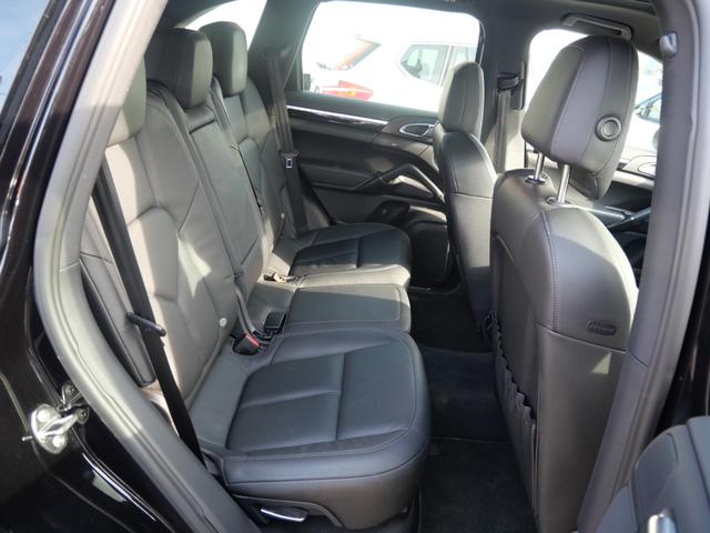 カイエン 純正ナビTVフルセグ Bカメラ パワーバックドア サンルーフ キセノン 本革シート シートヒーター クルーズコントロール サイドカメラ 純正21AW フロアーマット リヤスポ ETC アイドリングS(30枚目)