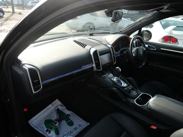 カイエン 純正ナビTVフルセグ Bカメラ パワーバックドア サンルーフ キセノン 本革シート シートヒーター クルーズコントロール サイドカメラ 純正21AW フロアーマット リヤスポ ETC アイドリングS(37枚目)