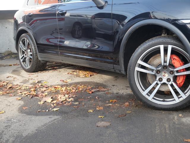 カイエン 純正ナビTVフルセグ Bカメラ パワーバックドア サンルーフ キセノン 本革シート シートヒーター クルーズコントロール サイドカメラ 純正21AW フロアーマット リヤスポ ETC アイドリングS(63枚目)