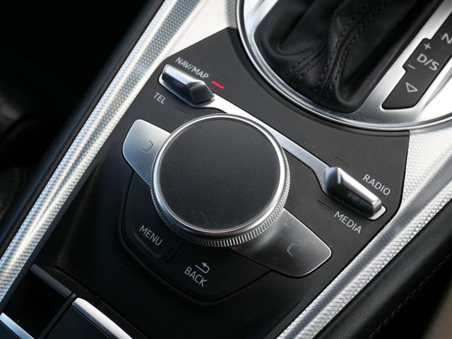 ＴＴロードスター ２．０ＴＦＳＩクワトロ　アシスタンスＰＫＧ　１２．３インチＭＭＩナビＴＶ　バーチャルコックピット　オプション黒革スポーツシート　電動オープン　リヤビューカメラ　ＬＥＤヘッドライト　クルーズコントロール　クリアランスソナー（12枚目）