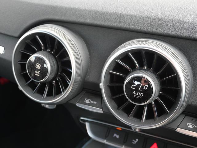 ＴＴロードスター ２．０ＴＦＳＩクワトロ　アシスタンスＰＫＧ　１２．３インチＭＭＩナビＴＶ　バーチャルコックピット　オプション黒革スポーツシート　電動オープン　リヤビューカメラ　ＬＥＤヘッドライト　クルーズコントロール　クリアランスソナー（19枚目）