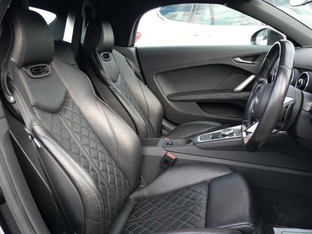 ＴＴロードスター ２．０ＴＦＳＩクワトロ　アシスタンスＰＫＧ　１２．３インチＭＭＩナビＴＶ　バーチャルコックピット　オプション黒革スポーツシート　電動オープン　リヤビューカメラ　ＬＥＤヘッドライト　クルーズコントロール　クリアランスソナー（21枚目）