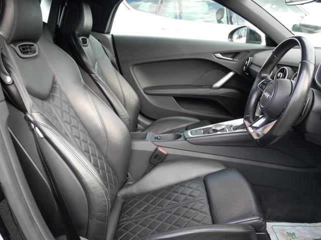 ＴＴロードスター ２．０ＴＦＳＩクワトロ　アシスタンスＰＫＧ　１２．３インチＭＭＩナビＴＶ　バーチャルコックピット　オプション黒革スポーツシート　電動オープン　リヤビューカメラ　ＬＥＤヘッドライト　クルーズコントロール　クリアランスソナー（22枚目）