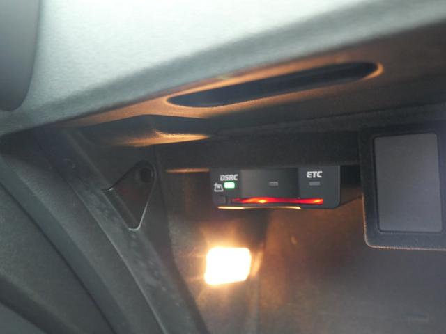 ＴＴロードスター ２．０ＴＦＳＩクワトロ　アシスタンスＰＫＧ　１２．３インチＭＭＩナビＴＶ　バーチャルコックピット　オプション黒革スポーツシート　電動オープン　リヤビューカメラ　ＬＥＤヘッドライト　クルーズコントロール　クリアランスソナー（26枚目）