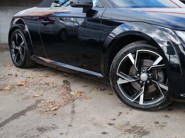 ＴＴロードスター ２．０ＴＦＳＩクワトロ　アシスタンスＰＫＧ　１２．３インチＭＭＩナビＴＶ　バーチャルコックピット　オプション黒革スポーツシート　電動オープン　リヤビューカメラ　ＬＥＤヘッドライト　クルーズコントロール　クリアランスソナー（42枚目）