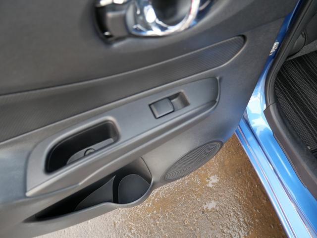 ノート X FOUR スマートセーフティエディション 社外フルセグナビ Bluetooth アラウンドビューモニター エマージェンシーブレーキ デジタルインナーミラー エンジンスターター インテリキー 車線逸脱警報 ETC プッシュスタート フロアマット(28枚目)