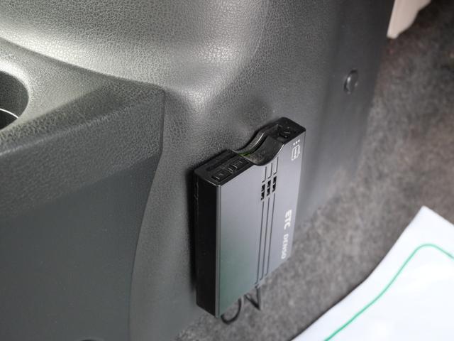 ノート X FOUR スマートセーフティエディション 社外フルセグナビ Bluetooth アラウンドビューモニター エマージェンシーブレーキ デジタルインナーミラー エンジンスターター インテリキー 車線逸脱警報 ETC プッシュスタート フロアマット(33枚目)