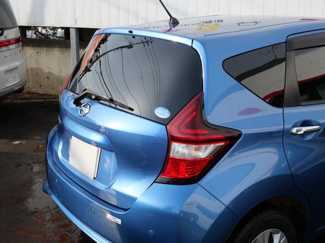 ノート X FOUR スマートセーフティエディション 社外フルセグナビ Bluetooth アラウンドビューモニター エマージェンシーブレーキ デジタルインナーミラー エンジンスターター インテリキー 車線逸脱警報 ETC プッシュスタート フロアマット(50枚目)