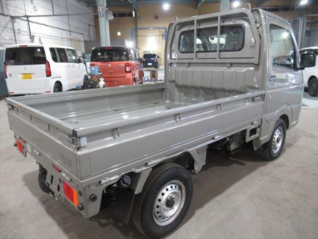 キャリイトラック ＫＣエアコン・パワステ　スズキセーフティサポート・届出済未使用車・衝突軽減ブレーキ・誤発進抑制装置・横滑り防止装置・キーレス・アイドリングストップ・ＡＢＳ・　Ｗエアバック・エアコン・パワステ・パワーウィンドウ・禁煙車・４ＷＤ（3枚目）