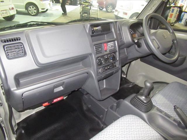 キャリイトラック ＫＣエアコン・パワステ　スズキセーフティサポート・届出済未使用車・衝突軽減ブレーキ・誤発進抑制装置・横滑り防止装置・キーレス・アイドリングストップ・ＡＢＳ・　Ｗエアバック・エアコン・パワステ・パワーウィンドウ・禁煙車・４ＷＤ（9枚目）